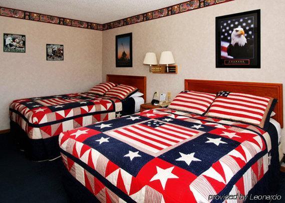 Econo Lodge Inn & Suites Dubuque Bilik gambar
