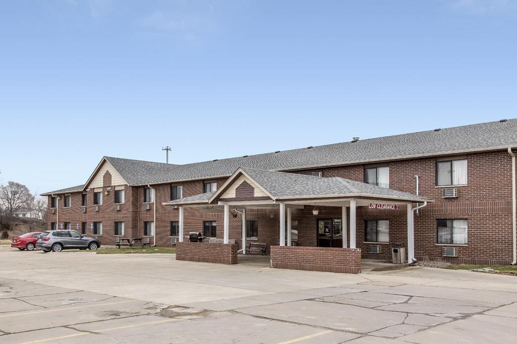 Econo Lodge Inn & Suites Dubuque Luaran gambar