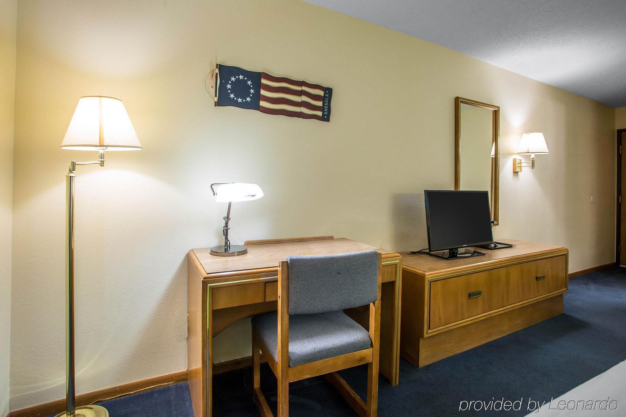 Econo Lodge Inn & Suites Dubuque Luaran gambar