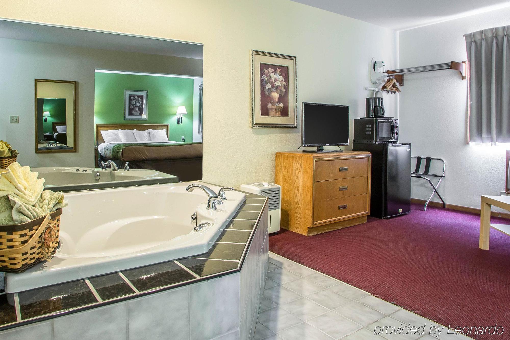 Econo Lodge Inn & Suites Dubuque Luaran gambar