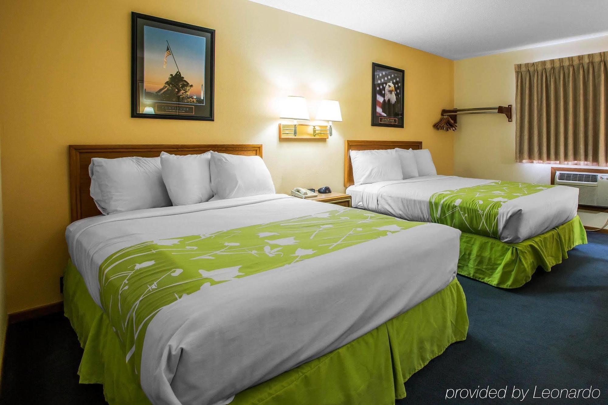Econo Lodge Inn & Suites Dubuque Luaran gambar
