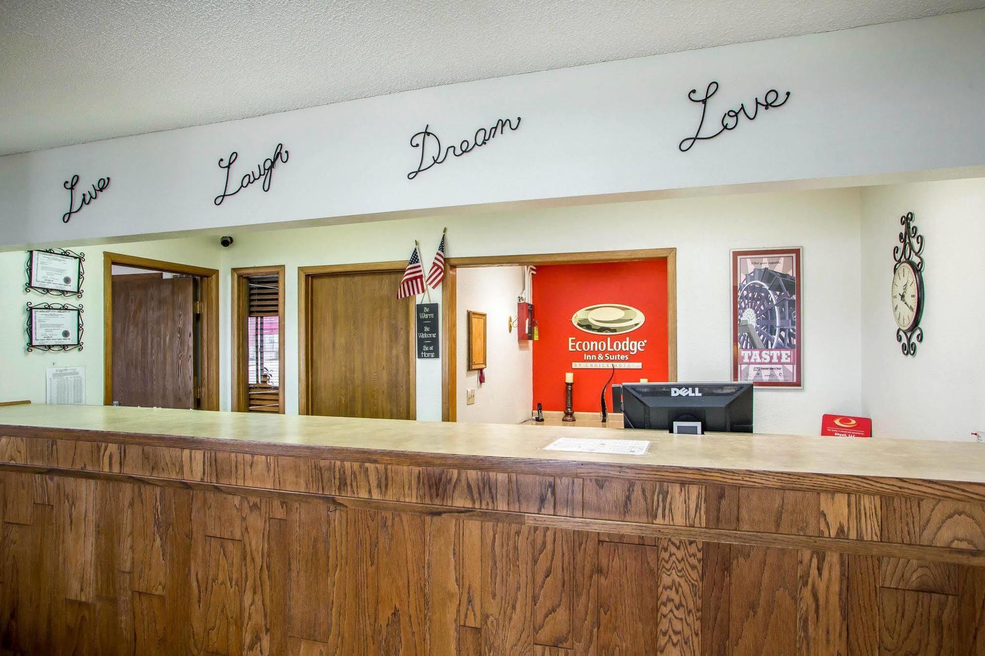 Econo Lodge Inn & Suites Dubuque Luaran gambar