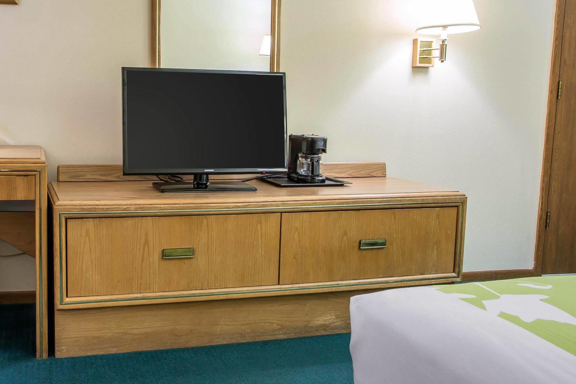 Econo Lodge Inn & Suites Dubuque Luaran gambar